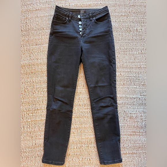BDG Girlfriend Highrise Jeans - Picture 1 of 3